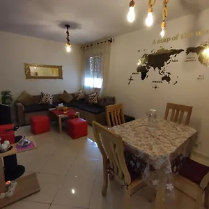Beautiful Ground-floor With Portable Air Conditioning, Parking, And Free Wi-fi الدار البيضاء